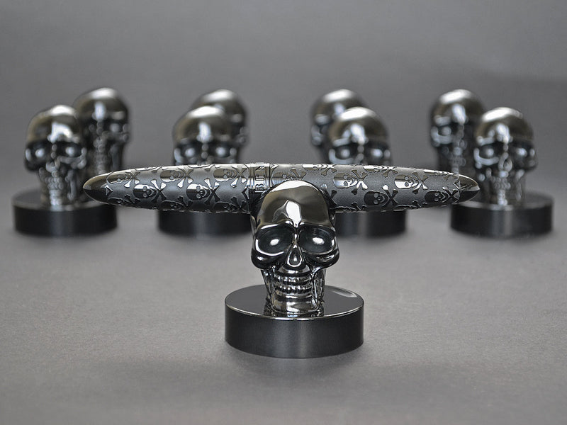 Benu Classic Black Skull Fountain Pen with Stand Minima Collection