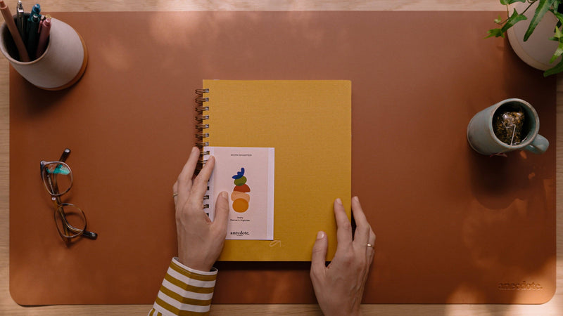The Yearly Planner: Ink Blue