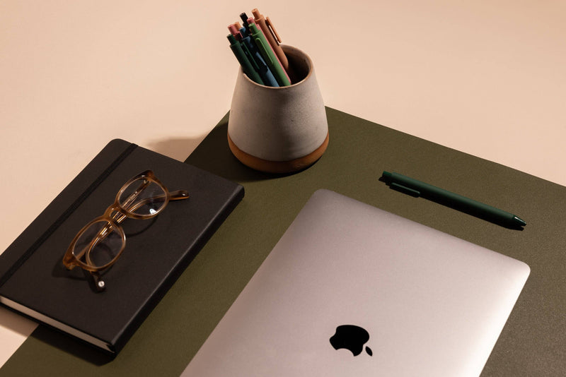 Anecdote Desk Pad: Pitch Black / Large