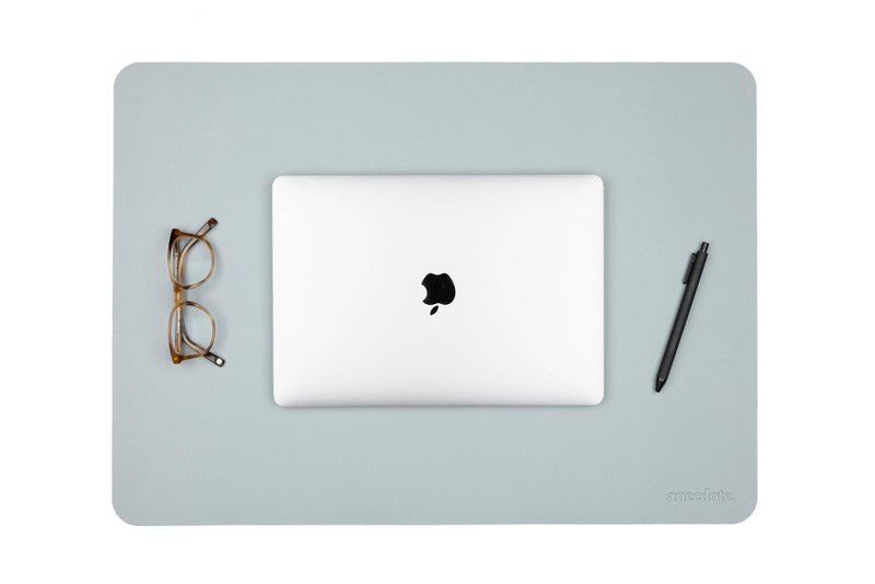 Anecdote Desk Pad: Hunter Green / Large