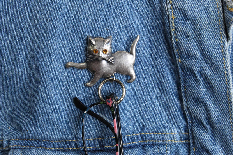 Kitty   Eye Glass Magnetic Blouse attachment